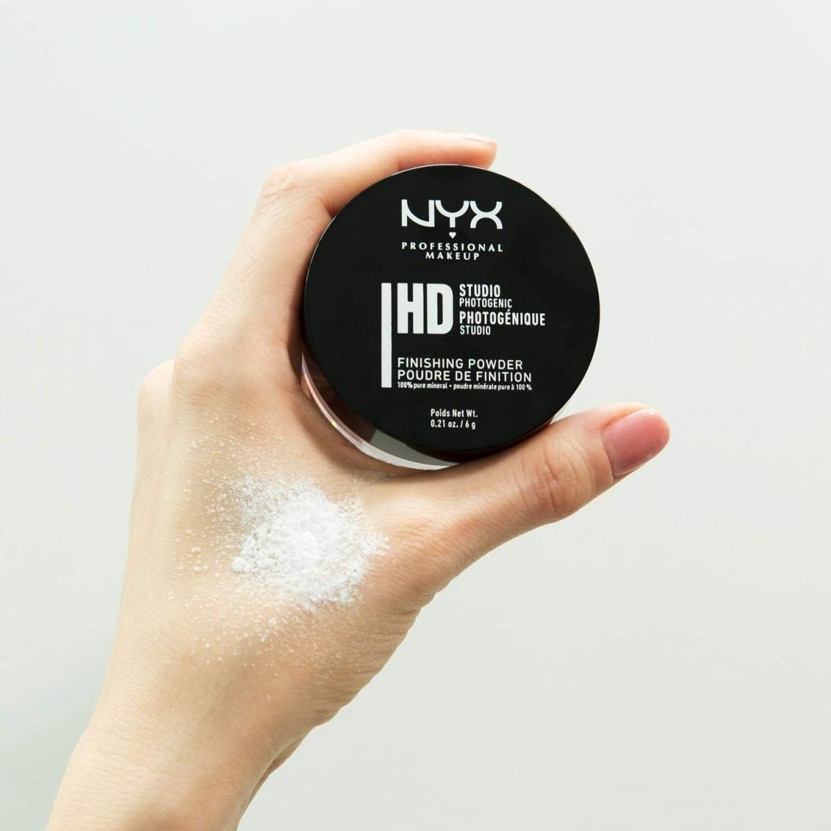 1734036444 NYX PROFESSIONAL MAKEUP Studio Finishing Powder 01