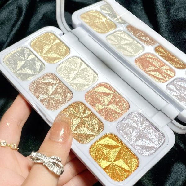 Khazna 8 Colors Face Highlighter Makeup Palette，Shimmer Glitter Multichrome Highlight Powder，All Sparkling Shades Can Be layered or Worn Individually to Enhance and Brighten Your Face Features