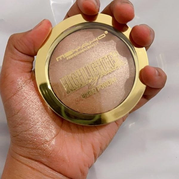 Highlighter bronzing powder